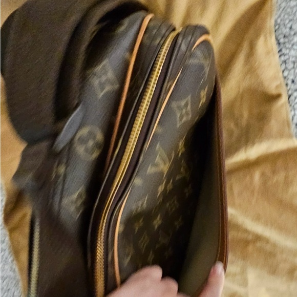 Louie Vuitton Preloved Authentic Monogram Reporters PM Bag with Date code. - Picture 8 of 15